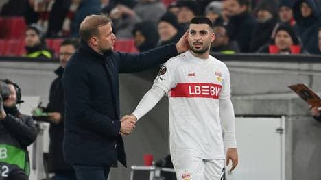 VfB-Trainer Sebastian Hoeneß und Deniz Undav