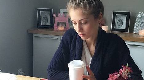 Cathy Fscher zeigt sich ihren Fans auf Instagram komplett ungeschminkt.