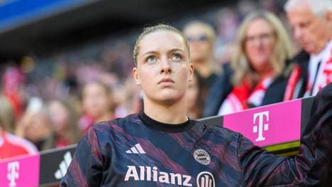 Alara bei einem Spiel in der Allianz Arena 