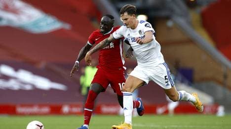 Robin Koch (r.) erwischte ein unglückliches Debüt