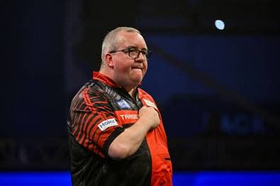 Darts-Star spricht über Hass-Nachrichten