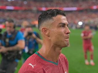 Es ist voraussichtlich das letzte WM-Spiel in der Karriere von Cristiano Ronaldo. Nach der 0:1-Niederlage gegen Spanien vergießt der Portugal-Star bittere Tränen.