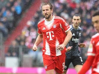 Für Sami Khedira prägt Harry Kane das Spiel des FC Bayern wie kein Zweiter. Als Stürmer und Spielmacher zugleich lenkt er das Tempo, sichert ab und übernimmt Verantwortung.