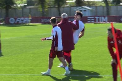 Klapps vom Trainer! So schlägt sich Hummels in Italien