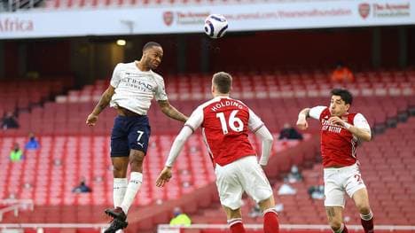 Knapp 20 Zentimeter kleiner als sein Gegenspieler? Kein Problem für Raheem Sterling, der das Siegtor köpfte