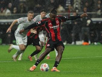 Spätes Elfmeter-Drama in Frankfurt 