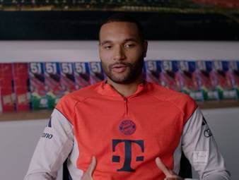 Jonathan Tah schwärmt von Bayern-Trainer Vincent Kompany und erklärt, was ihn so besonders macht.