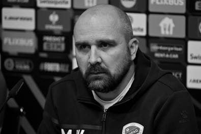 Trainer bricht zusammen und stirbt