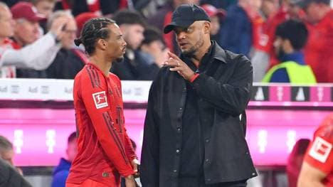 Leroy Sané (l., hier mit Coach Vincent Kompany) gibt ein Update zu seiner sportlichen Zukunft