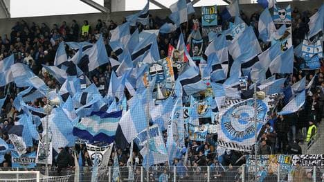 Chemnitzer Fans zündeten in Rostock Bengalisches Feuer