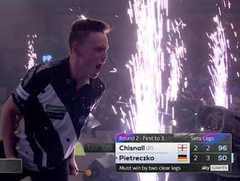 Ricardo Pietreczko gewinnt in der zweiten Runde der Darts-WM gegen Dave Chisnall - und das in einem wahren Krimi. 