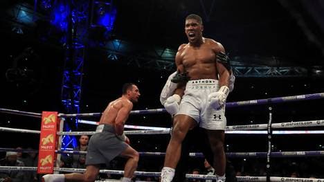 Anthony Joshua jubelt nach seinem Sieg über Wladimir Klitschko 
