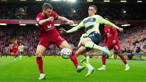 James Milner (l.) machte seine Sache gegen Phil Foden gut