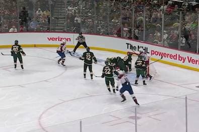 Deutscher NHL-Star sorgt für besonderen Moment