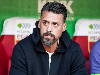 153 Tage – länger hat es nicht gedauert, das erste Bundesliga-Abenteuer von Cheftrainer Sandro Wagner. Nach acht Pleiten in zwölf Ligaspielen trennt sich Augsburg vom Neu-Coach, von dem man sich so viel mehr versprochen hatte.