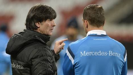  Joachim Löw (l.) setzt auch bei der EM 2016 auf Lukas Podolski EM-Kader