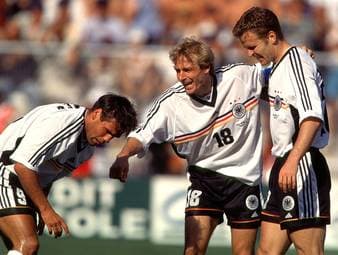 Er war dreimal Bundesliga-Torschützenkönig, Pokalsieger und Champions-League-Finalist. Trotzdem gehörte Ulf Kirsten im Nationalteam selten zur ersten Garde. Eine große Karriere im Schatten der Superstars.