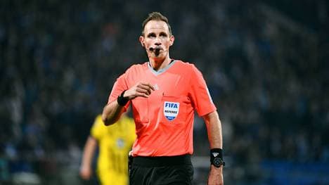Sascha Stegemann übersah im Spiel Bochum gegen den BVB einen Strafstoß für die Gäste