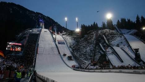 Keine Zuschauer beim Skispringen in Klingenthal