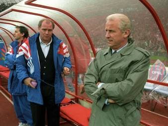 Markus Babbel spielte in den wilden 90er Jahren beim FC Bayern, der damals wegen seiner Eskapaden "FC Hollywood" getauft wurde. Im SPORT1-Interview verrät er, wie ausgerechnet Uli Hoeneß den Spielern eine Partynacht verschaffte.