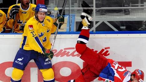 Tobias Viklund (l.) spielt künftig für die Kölner Haie