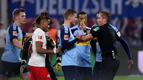 Beim Spiel zwischen Gladbach und Leipzig stand der Schiedsrichter im Mittelpunkt