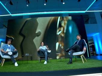 "Mixed Zone - Die Volkswagen Tailgate Tour" stimmt auf das Pokalfinale ein. Mit Jochen Stutzky, Lucas Vogelsang und Nils Straatmann.