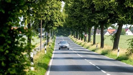 Autofahrer sollten auf Landstraßen Verhalten anpassen