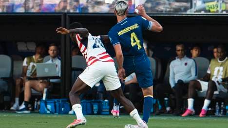 Folarin Balogun wurde nach einem gefährlichen Foul zunächst gesperrt