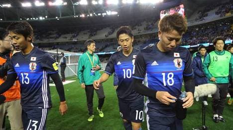 Takuma Asano (vorne rechts) geht zum VfL Bochum