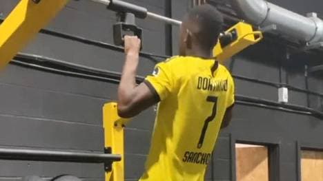 Rabbi Matondo trainierte im Trikot seines ehemaligen Kollegen Jadon Sancho