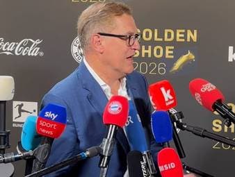 Jan-Christian Dreesen spricht über die aktuellen gesundheitlichen Entwicklungen von Jamal Musiala und erklärt, wie der FC Bayern helfen will.