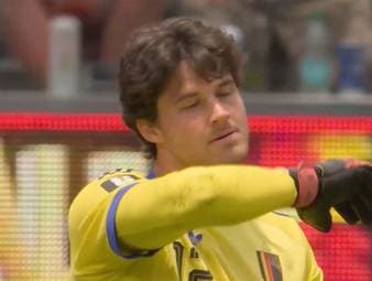 Was für ein bitteres Ende für die Belgier. Im Viertelfinale gegen Spanien muss Torwart Thibaut Courtois nach 71 Minuten verletzungsbedingt raus. Ausgerechnet seinem Ersatzmann Senne Lammens unterläuft kurz vor Schluss ein folgeschwerer Fehler, der Belgiens WM-Aus besiegelt.