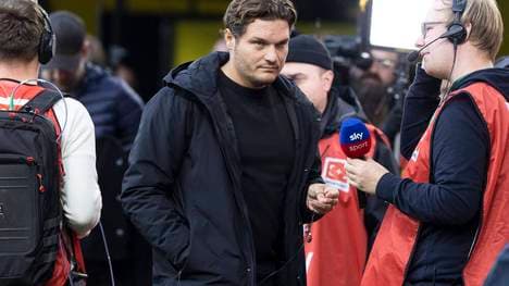 Dortmunds Trainer Edin Terzic war genervt über die Nachfrage zu seiner Abwehrkette im Spiel gegen die Bayern 