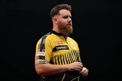 Darts-Profi enthüllt kuriose Verletzung