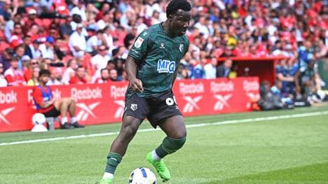 Nestory Irankunda erzielt ein absolutes Traumtor