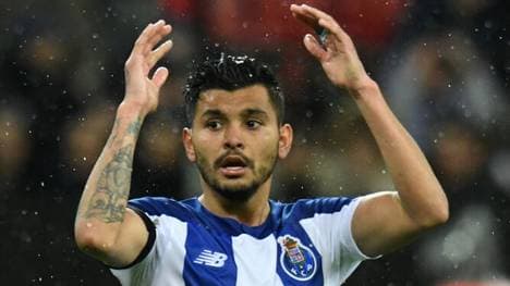 Jesus Corona im Trikot des FC Porto