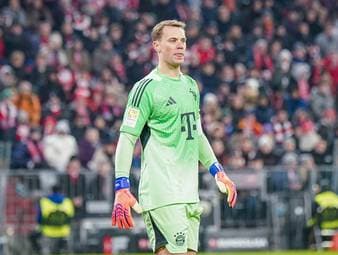 Manuel Neuer fehlt dem FC Bayern aufgrund eines Muskelfaserrisses. Was das für Auswirkungen auf eine mögliche Verlängerung hat, bespricht SPORT1-Chefreporter Stefan Kumberger in der Bayern-Woche.