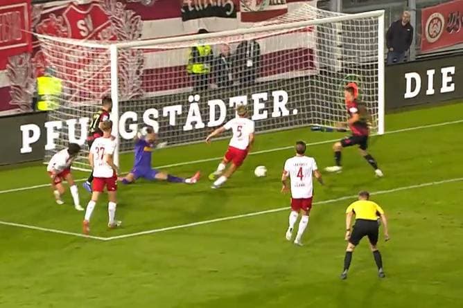 Horror-Serie ausgebaut: Jahn-Krise verschärft sich weiter