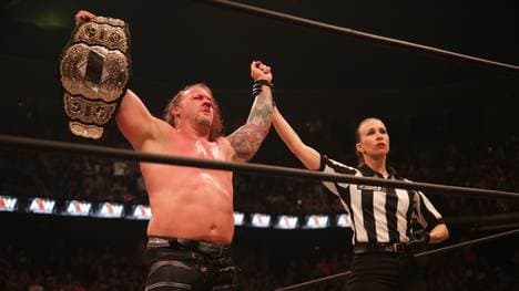 Chris Jericho kürte sich bei All Out zum ersten World Champion von AEW