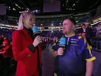 Luke Littler spricht vor dem achten Spieltag der Premier League of Darts in Berlin mit SPORT1 über die deutschen Fans und sein Treffen mit der englischen Nationalmannschaft.