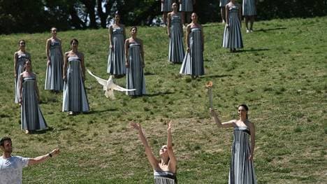 Das olympische Feuer brennt