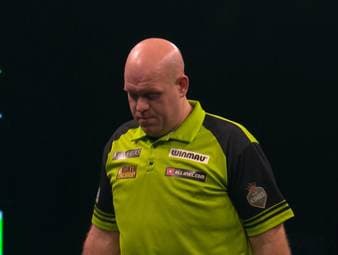 Das wars für Michael van Gerwen. Damon Heta sich sich gegen den Champion durch und wirft ihn aus dem Turnier. 