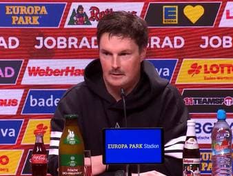 Merlin Polzin schimpft nach der HSV-Pleite beim SC Freiburg über die Schiedsrichter-Entscheidung vor dem zweiten Gegentreffer.