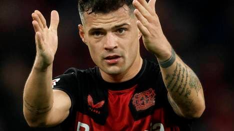 Granit Xhaka droht einer unbekannten Person