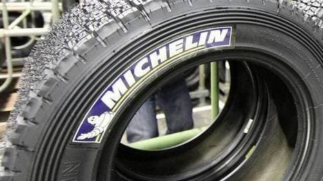 In Deutschland knnen die WRC-Piloten einen neuen Regenreifen aufziehen