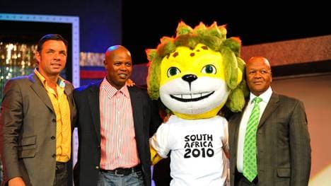 Kanzleramtsminister Jeff Radebe (r.) weist Vorwürfe an der Vergabe der WM 2010 zurück