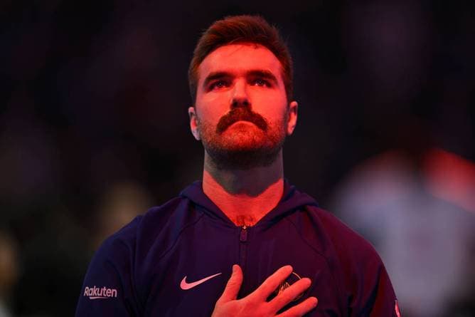 Irre Story! Ein Lacrosse-Held trägt die Warriors