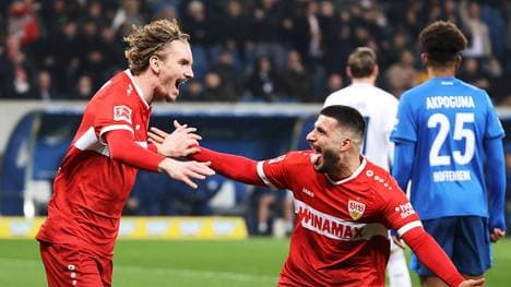 Nick Woltemade (l.) und Deniz Undav feiern ein Tor