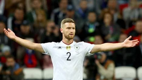 DFB-Abwehrchef Shkodran Mustafi wundert sich über die Medien